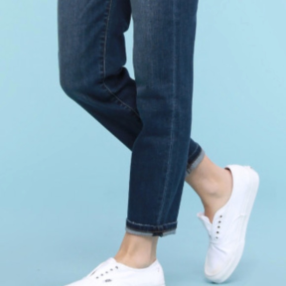 Button Fly Boyfriend - Picture 4 of 4